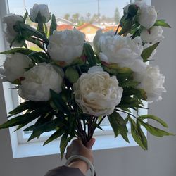 2 Bunches White Silk Flowers