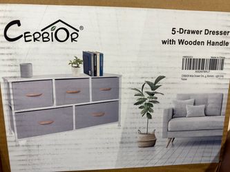 Cerbior 5-Drawer Dresser with Wooden Handle