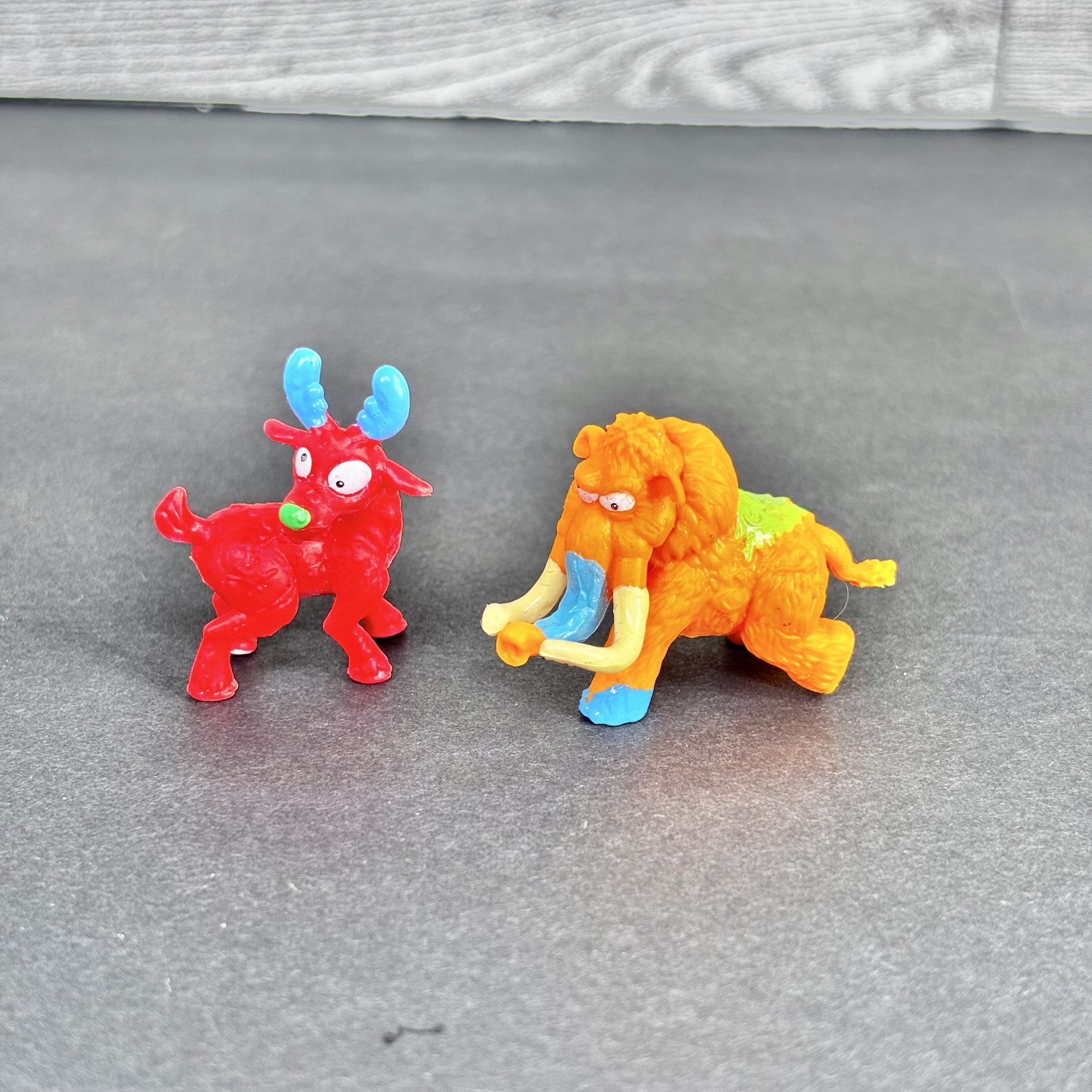 Zuru Smashers Dino Ice Age Surprise Deer Frosted Red/ Blue Ice Age Mammoth Zuru Lot of 2