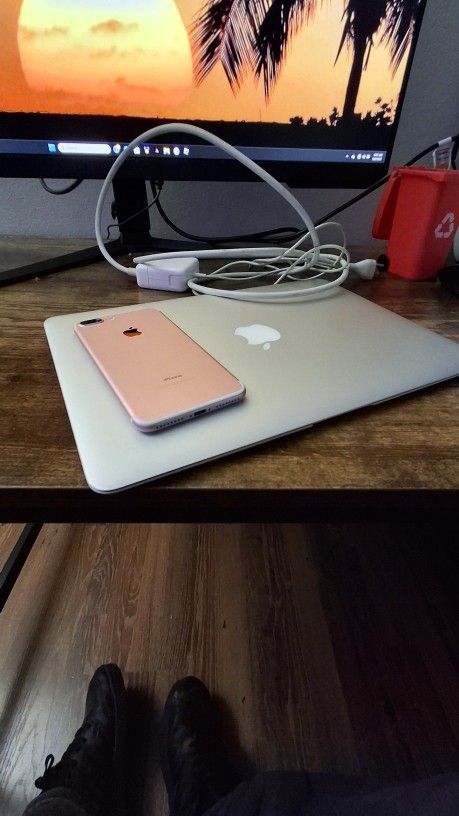 MacBook & Iphone 7 Plus