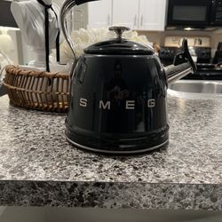 Smeg Black Tea Kettle