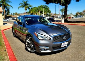 2016 Infiniti Q70
