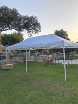 10x20” Adjustable Heavy Duty Pop Up Tent / New in Box BLACK WHITE AND BLUE