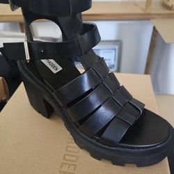 Brand NEW Steve Madden Cosmic Black Heel Sandle 