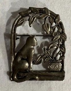 Cat Brooch (Cash Only & Elk Grove Pick-up)