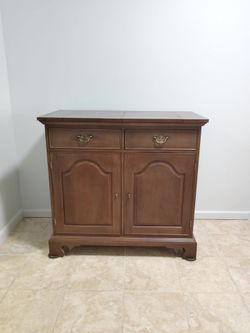 Cabinet/Bar top
