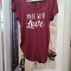 Maturnity Shirt! Fleur & CO. Size: LARGE