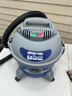 Shop vac 6 gallons vacuum cleaning with filter with hose like new condition works perfect