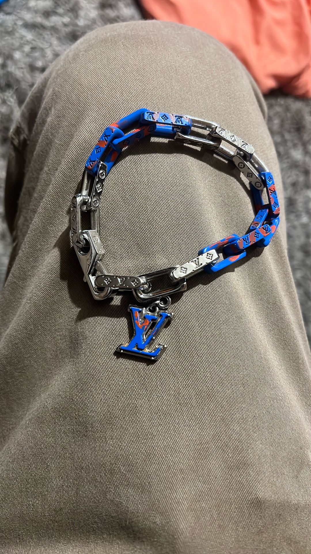 Loui V Monogram Chain Bracelet.