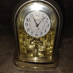 RHYTHM Sound Table European Mute Silent Table Mantle Mantel Quartz Clock