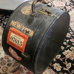 Antique Leather Hat Bo:x Train Case