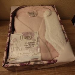 Flora Plush Robe & Plus Sock color Pink New $15