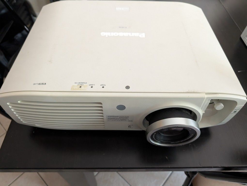 Panasonic Full-HD LCD projector w/ remote and ceiling mount