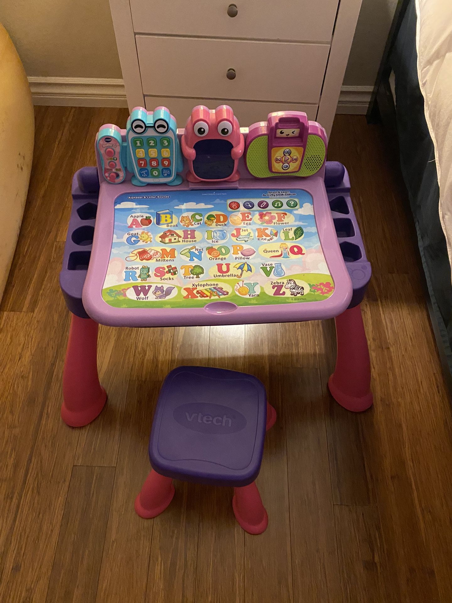 VTech Touch And Learn Activity Desk 