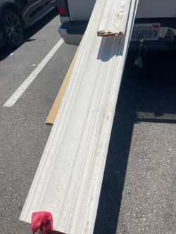 Crown Moulding 64’ 4 16’ pieces
