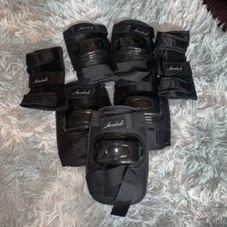 Knee pads, elbow pads and wrist guards