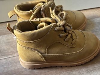 Boys shoes