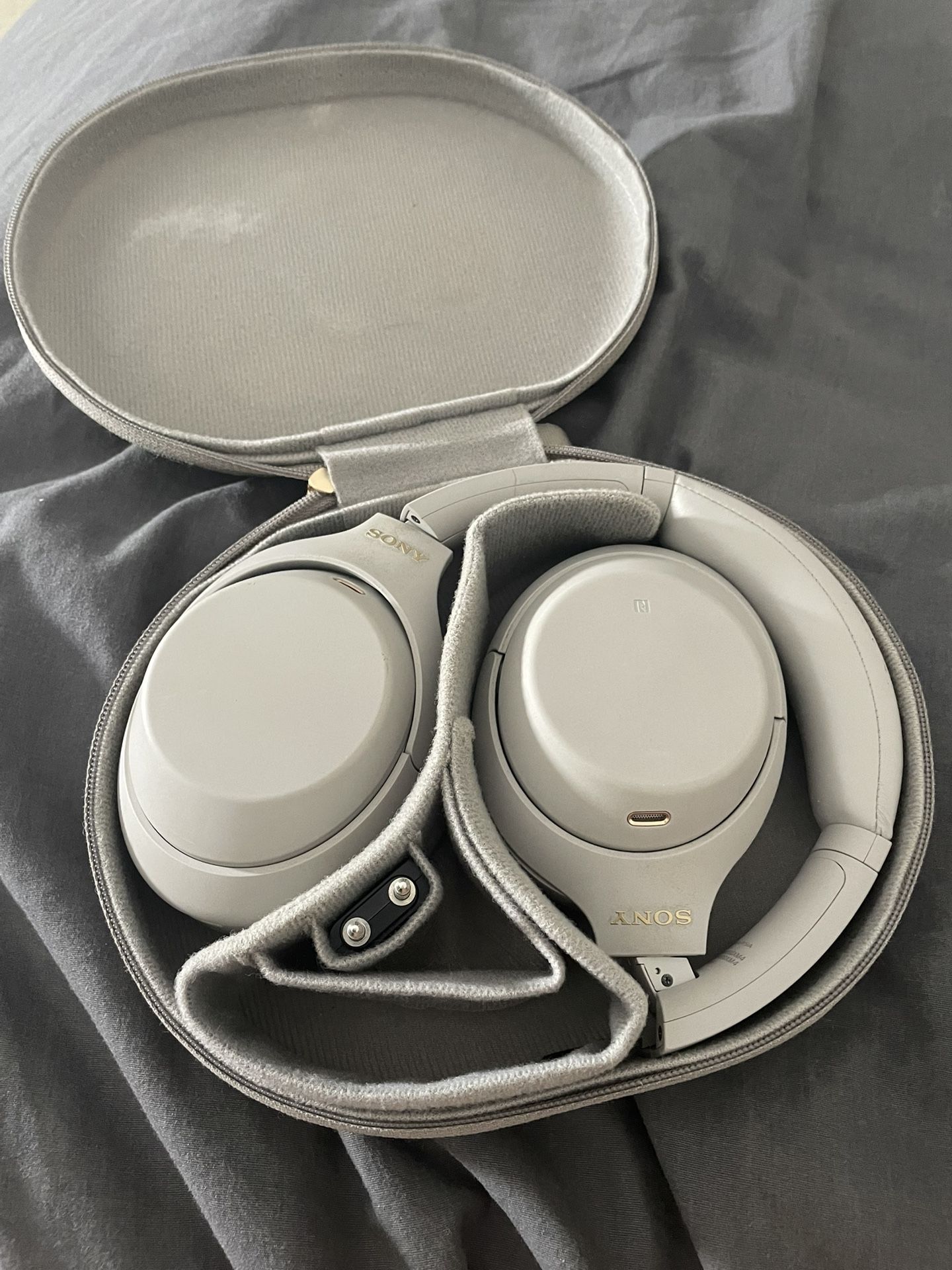 Sony XM4 Headphones