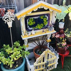 GARDEN PLANT STAND