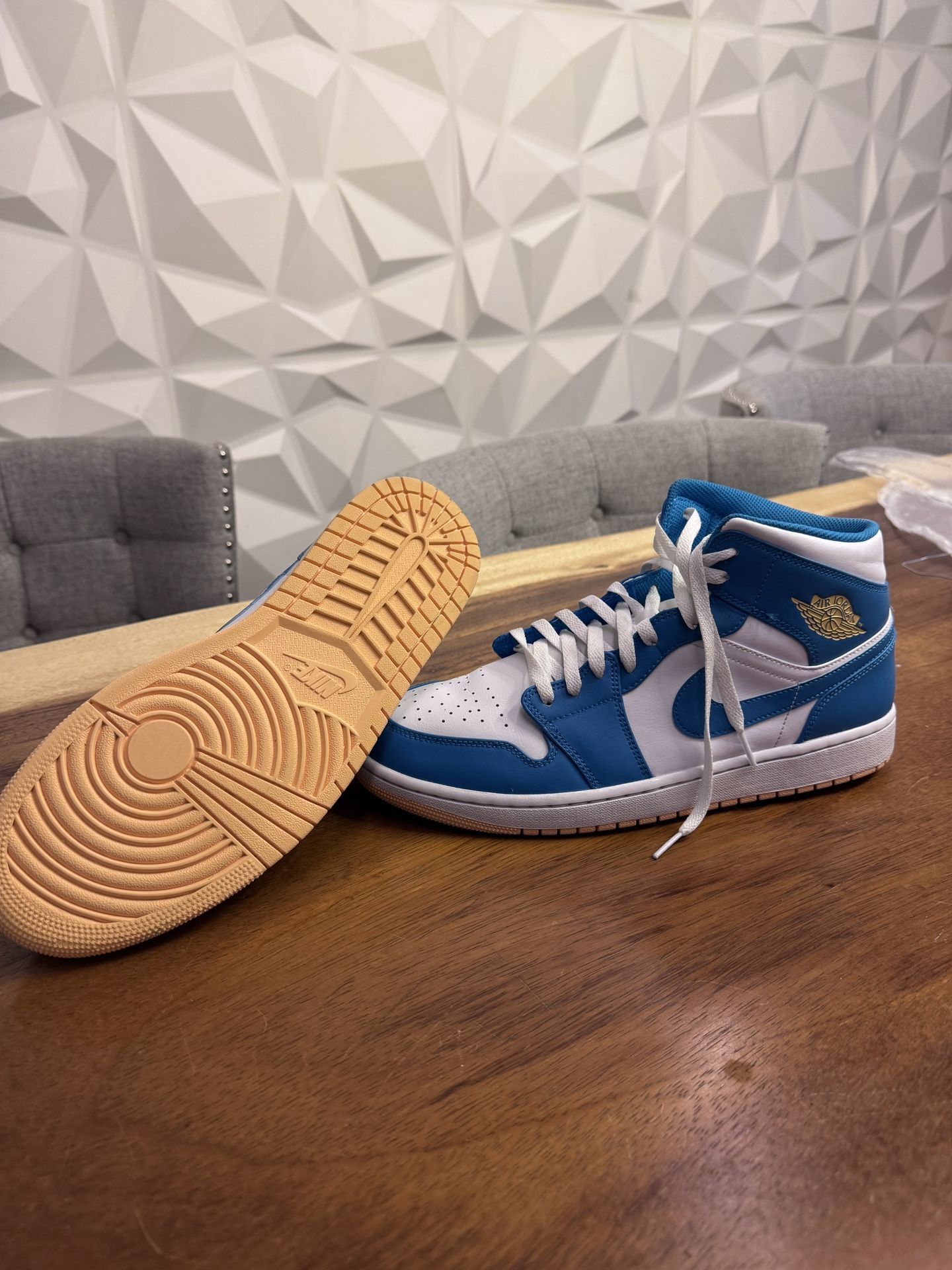 Air Jordan 1 University Blue/UNC  - Mid