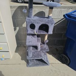 Cat Tree Good Condition Free 