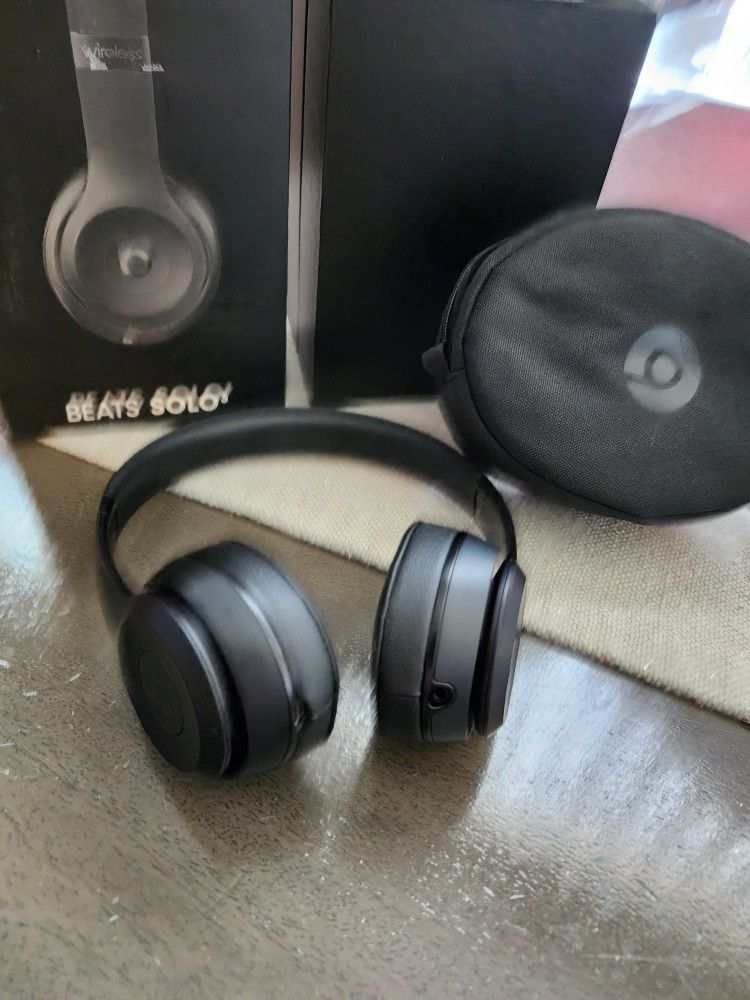 Beats Solo 3 Wireless Headphones
