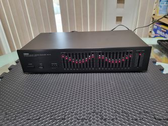 Yamaha Natural Sound Equalizer EQ-70 . 10 Bands Per Channel 
