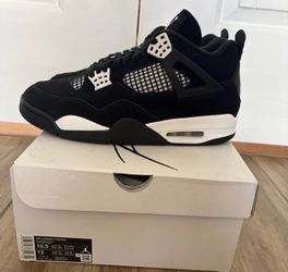Jordan 4 White Thunder Size Men’s 10.5