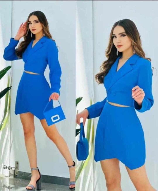 New Women's 2 Piece Set Available In Size Small And Large 