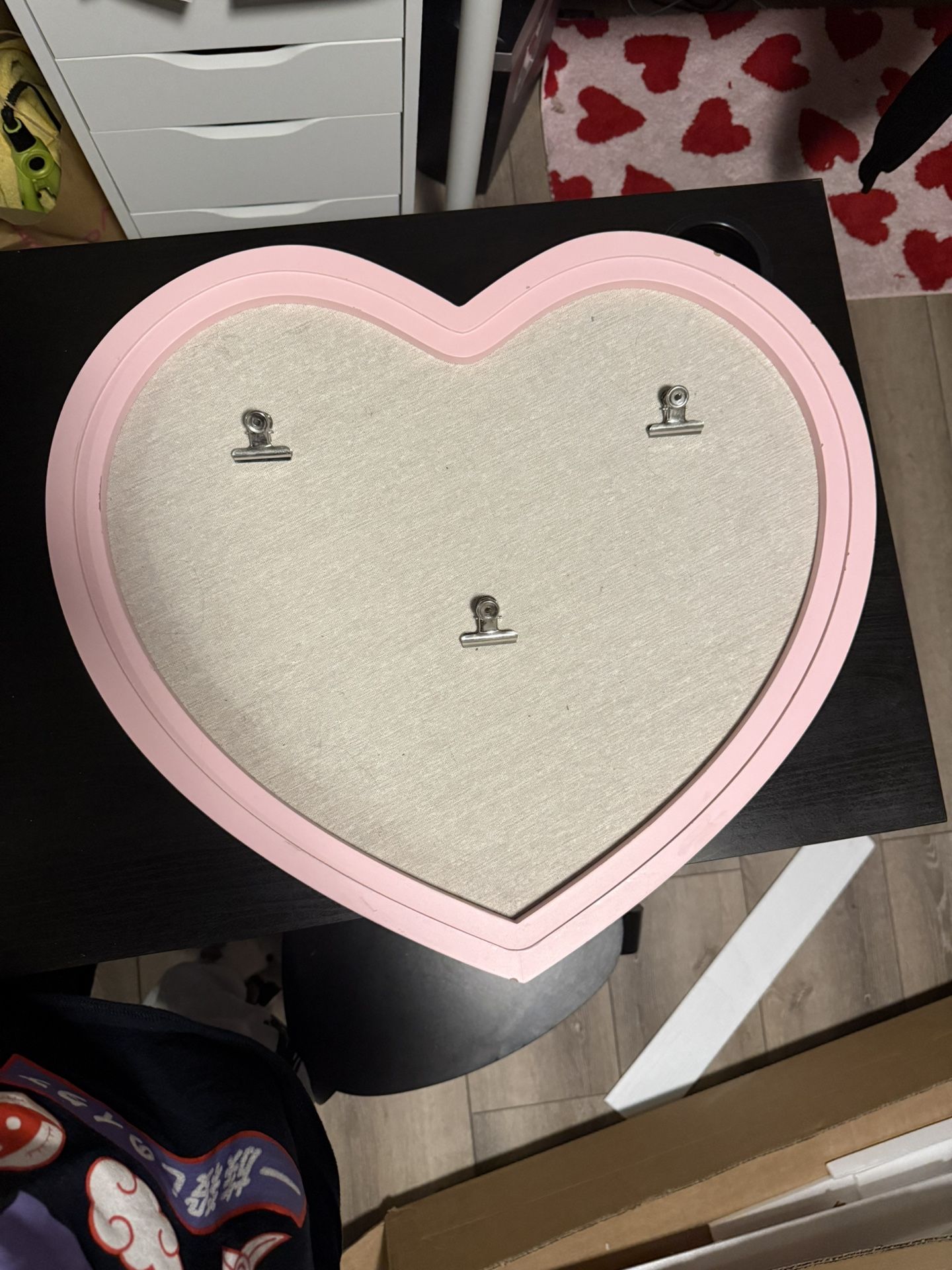Heart Shape Hanger With Clips