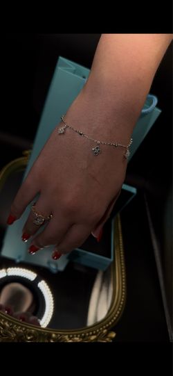 Women’s VVS Style Bracelets ✨