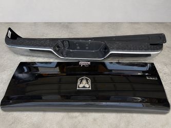 2024 RAM 1500 OEM Black Rear Tailgate & Rear Bumper – Like New