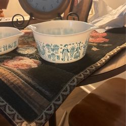 Vintage Pyrex Amish Butterprint