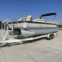 2005 Premier 250 Escapade Pontoon Boat