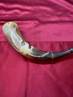 Vintage Carved Powder Horn – Primitive Hunting Powder Flask – Man Cave Decor