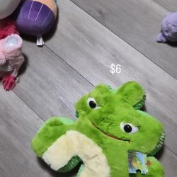 Frog Plushie 