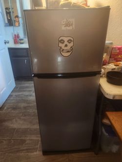 Mini fridge