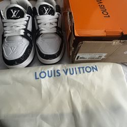 Louis Vuitton Trainer 8.5 