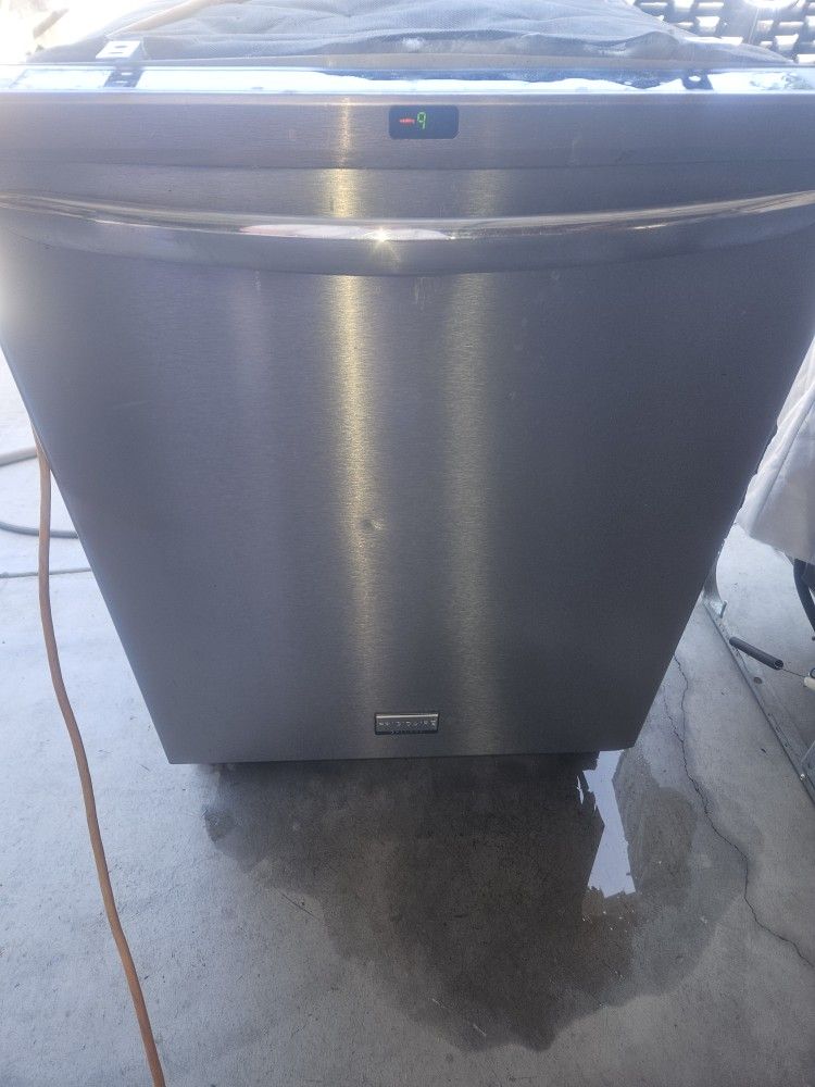 Frigidaire Dish Washer