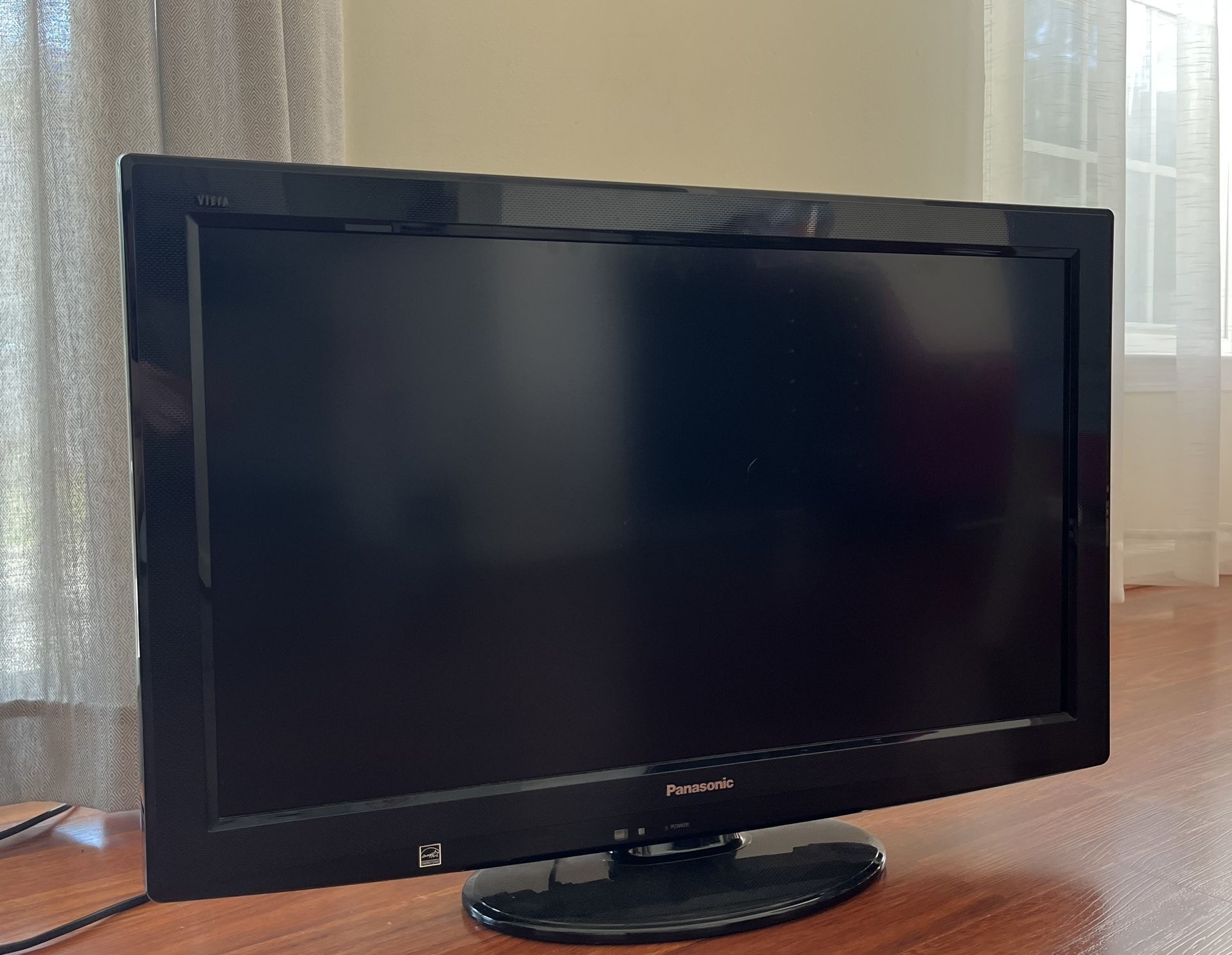 32” LCD Panasonic TV