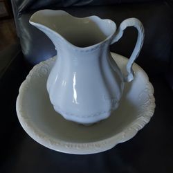 Meakin LTD England Water Pitcher and Basin
