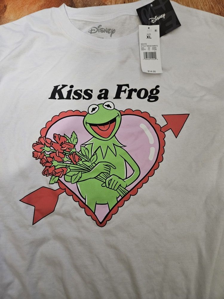 Disney Kermit In ❤️ Tshirt