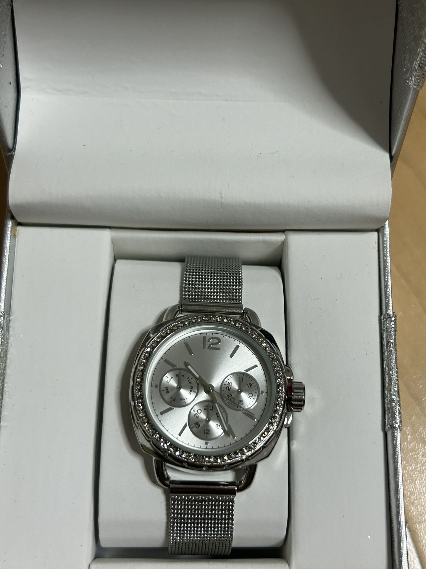 women watch