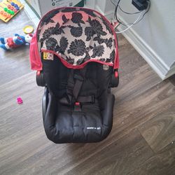 Kids Car seat ( Great Condition ) Used Like A New One