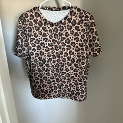 Clothing Bundle – Shirts + Sweatpants – Sizes M–L – ALL TOGETHER