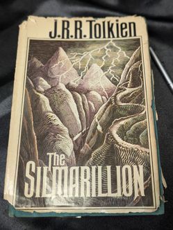 The Silmarillion by J.R.R. Tolkien - First American Edition 1977 Hardcover with Dust Jacket & Map