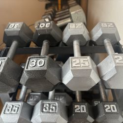 Set Of Cast Iron Hex Dumbbells 15s To 45s  Total : 420 lbs (NO RACK INCLUDED)