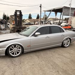 2004 Jaguar XJ8 ***for Parts Only*** 