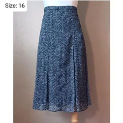Zig Zag Printed Skirt !