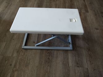 Rocelco 19" Height Adjustable Portable Desk Riser For Sale